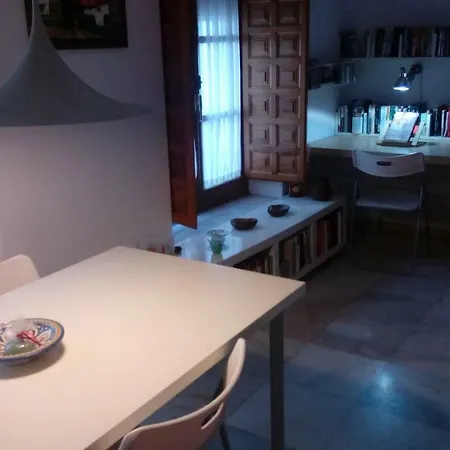 Blanco Belmonte Apartment *