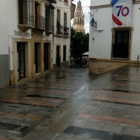 Blanco Belmonte Apartment